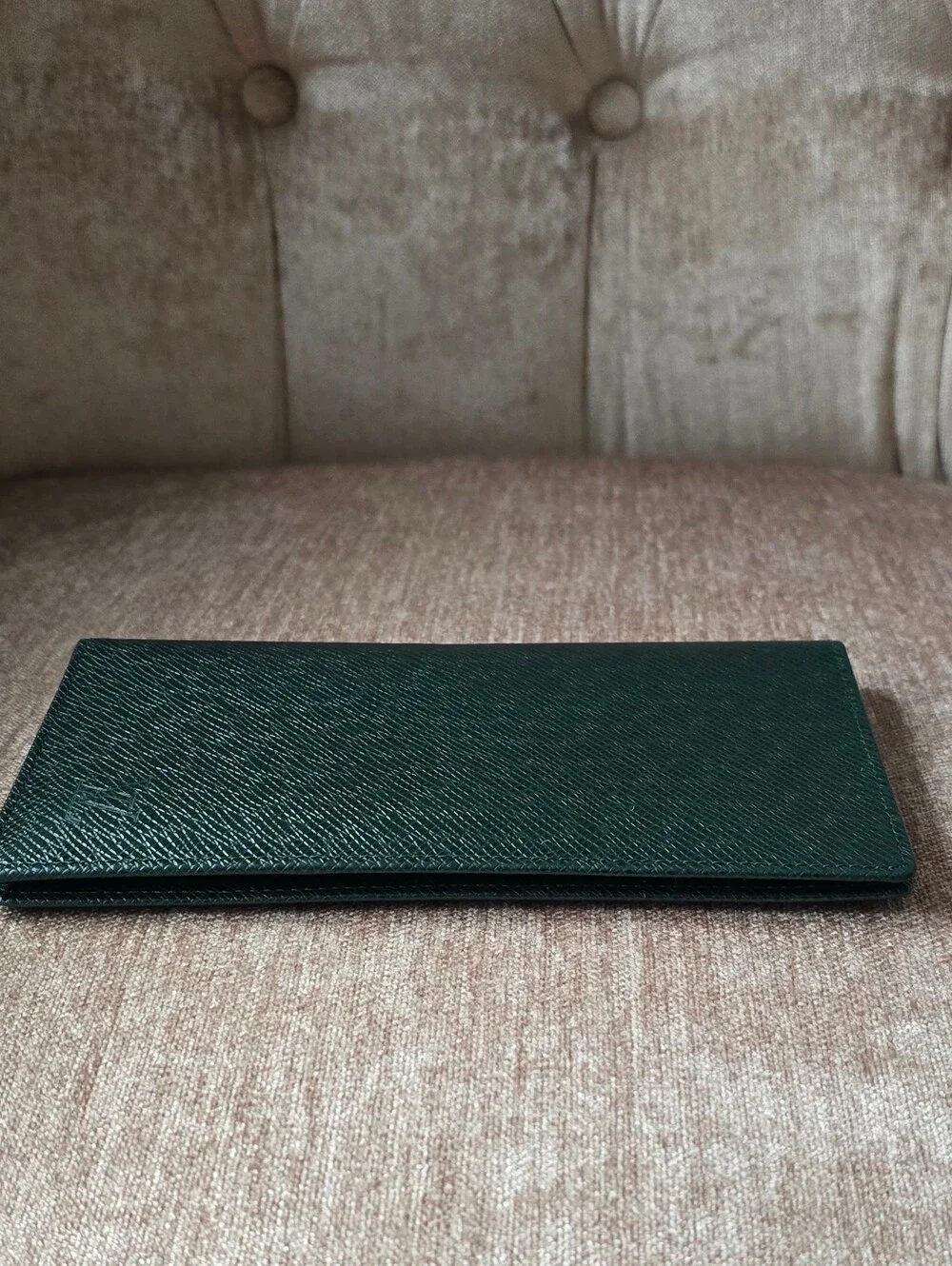 (1770) LOUIS VUITTON Taiga Leather Long Slim Bifold Wallet